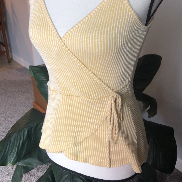 Yellow frilly vneck tank - Picture 3 of 5